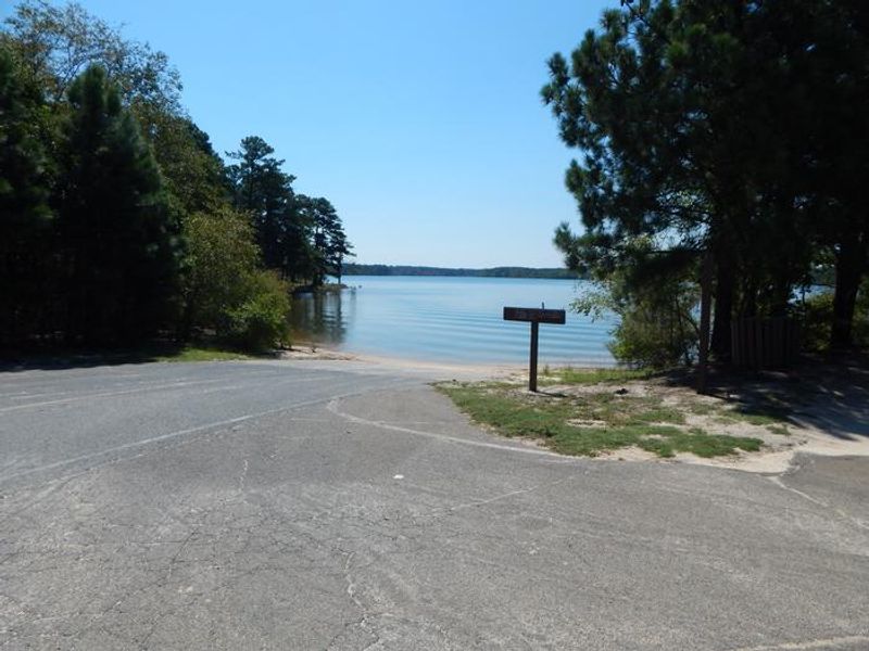 This is the boat ramp located at Palmer Point. This boat ramp does not have a dock attached. There is limited parking for vehicles with trailers. 