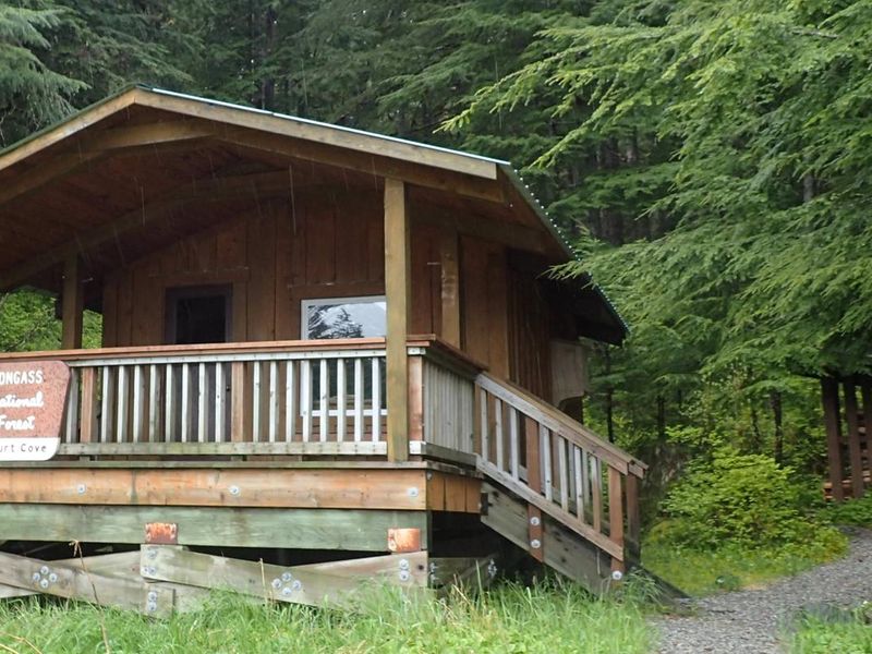 Spurt Cove Cabin
