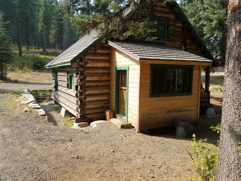 ADAMS RANGER STATION