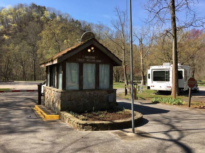 DALE HOLLOW DAMSITE-REGISTRATION CENTER