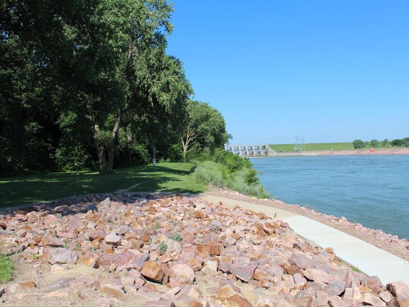 Trail along Missouri River