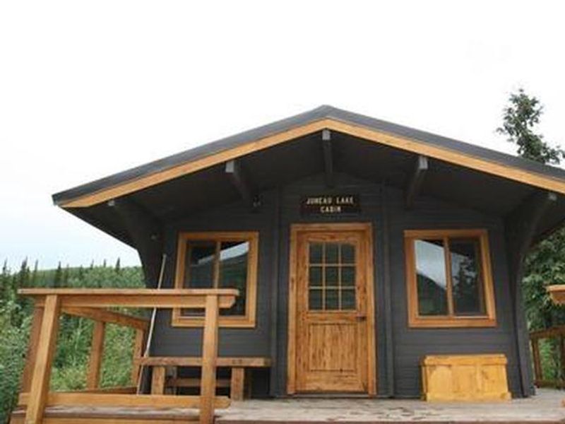 JUNEAU LAKE CABIN