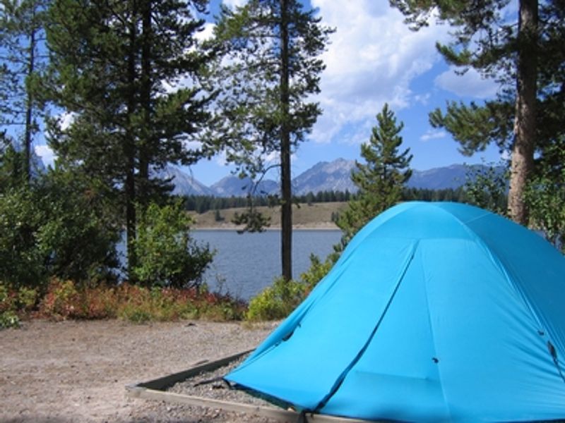 Some tent sites are just above Jackson Lake.