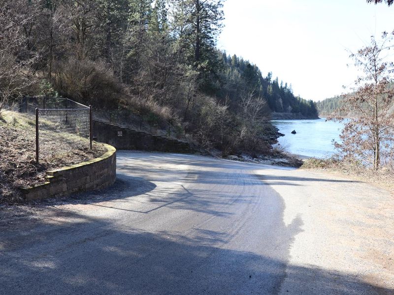 Pink House Recreation Site offers a concrete boat ramp to access the Clearwater River.