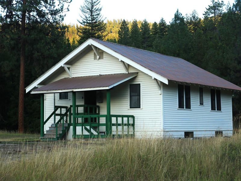 Entrance to Cookhouse upstairs and downstairs (separate entrances).  Stairs only.