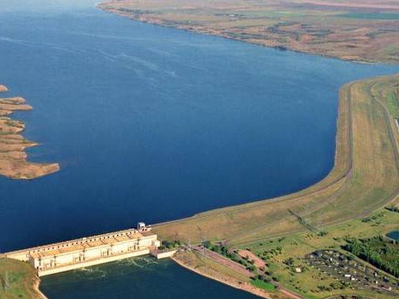 Big Bend Dam and Lake Sharpe near Reliance, South Dakota.