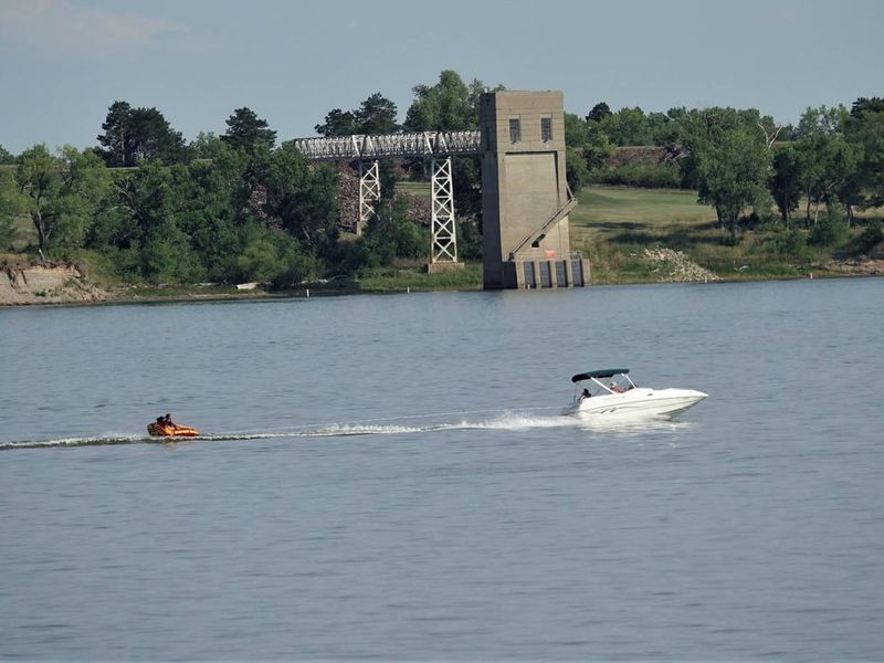 Boating on Kanopolis Lake