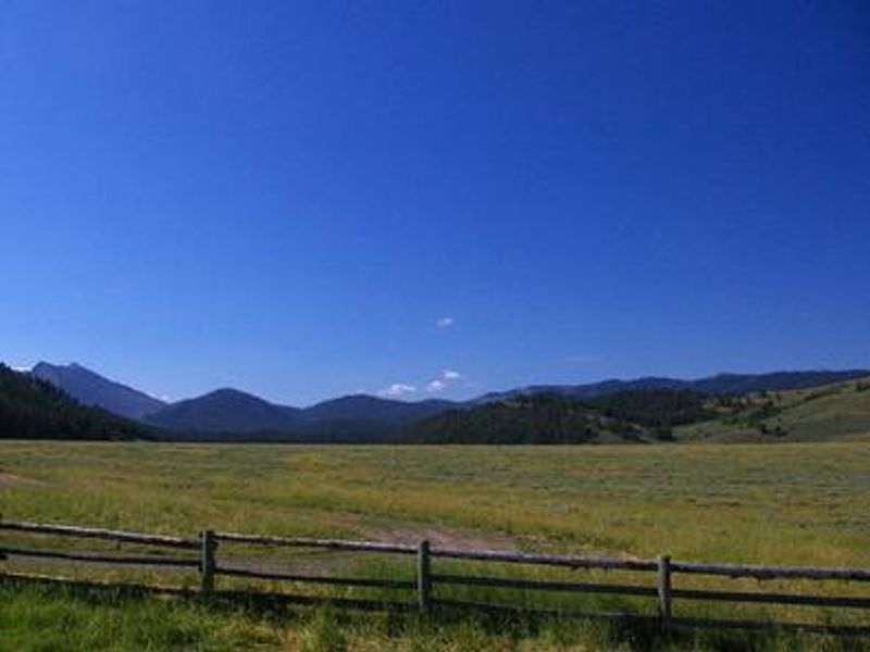 view southeast toward Deadman Pk