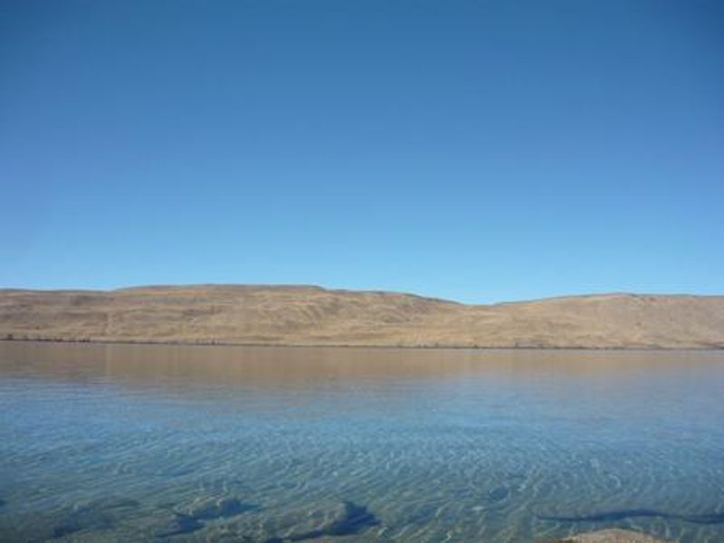Looking west from the shore of Fremont Lake