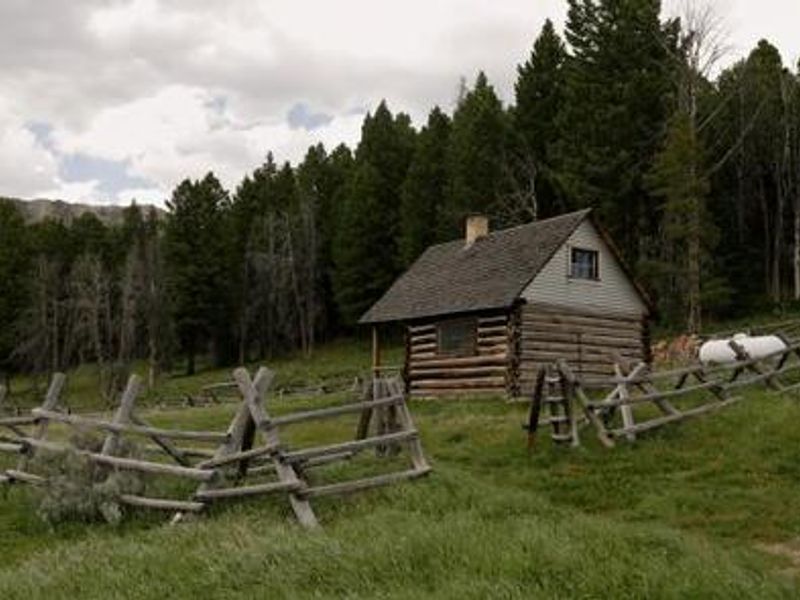 ANTONE CABIN & FENCE