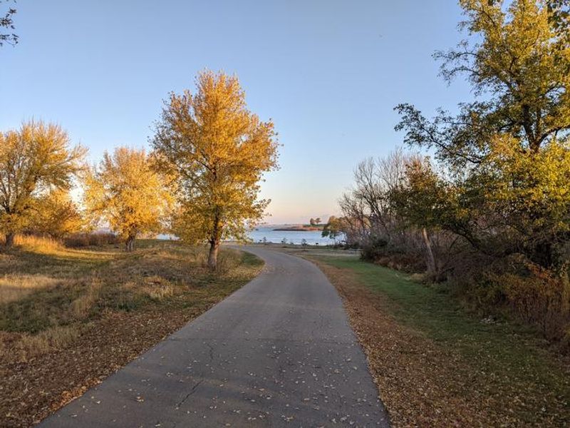 Road leading to the primitive sites of Loop A