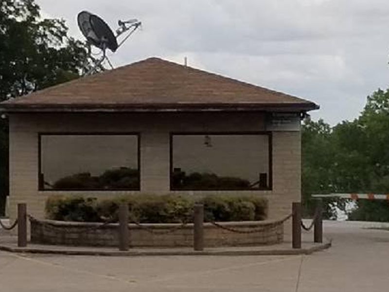 Entrance to Holiday campground