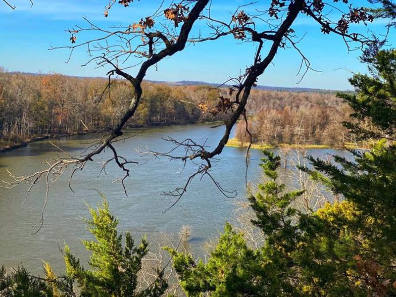 WHITE CLIFFS OVERLOOK