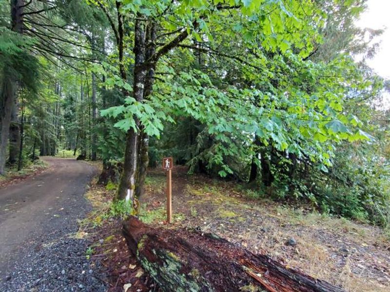 Trail access for the EPCT