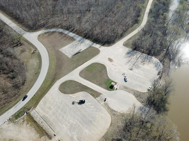 2 lane boat ramp, Bettis Ford Monument, fishing pier and a pit toilet are available. 