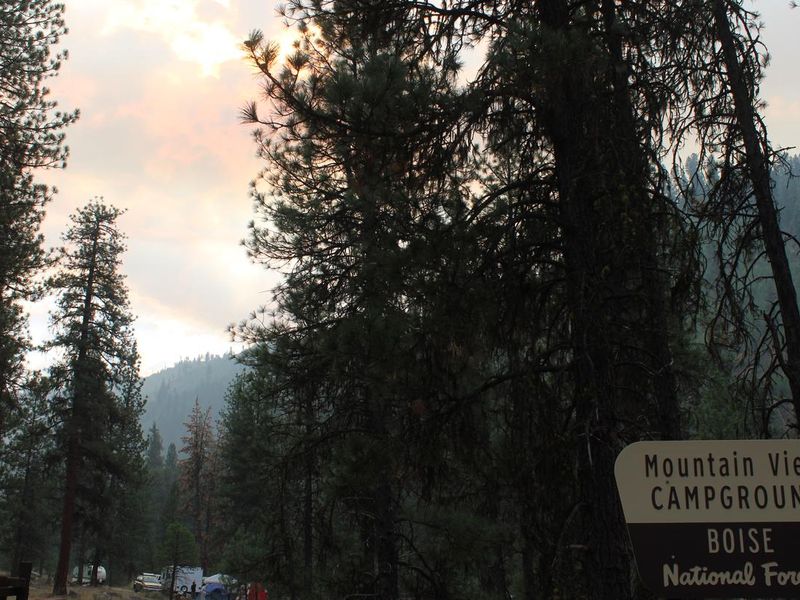 Mountain View Campground Sign