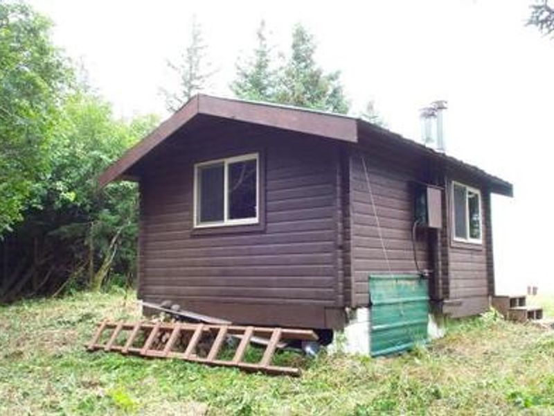 SOFTUK BAR CABIN