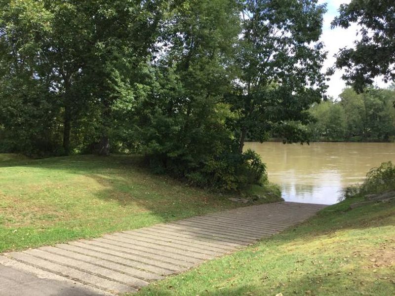 Buckaloons Recreation Area: Boat Launch
