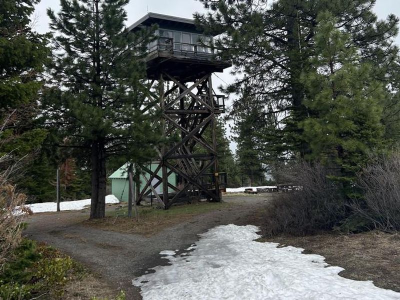 Exterior photo of Fivemile Lookout.
