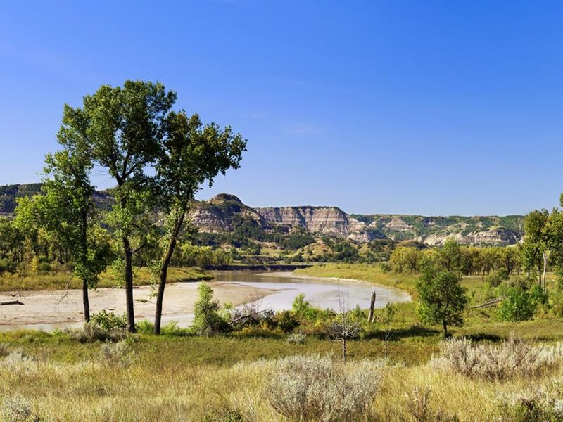 The Little Mo or Little Muddy flows