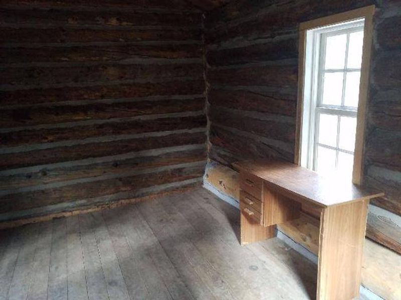 Crescent Mining Cabin 2 interior 2