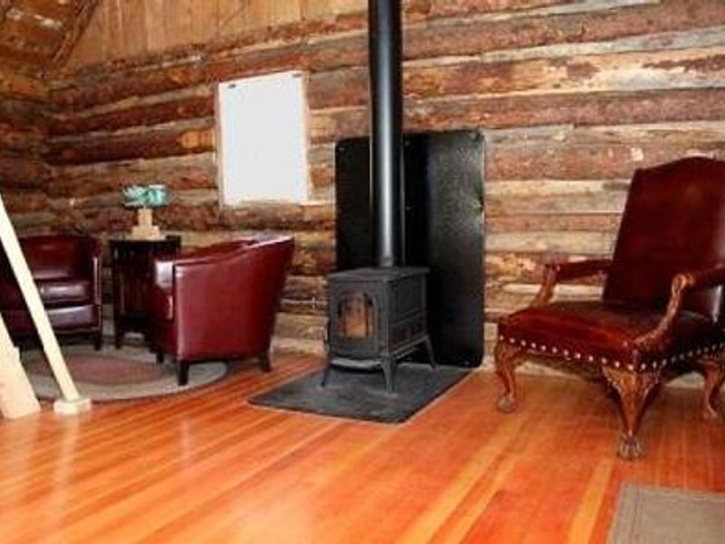 ALPINE RANGER STATION Living room 