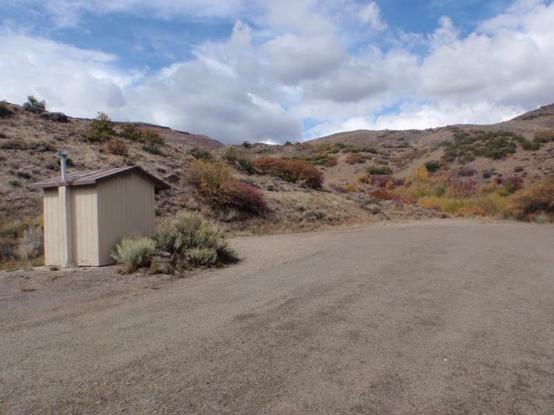 A view of the parking area as you enter the group site