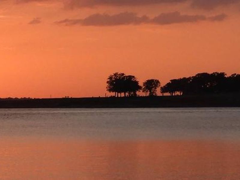 Sunset over Grapevine Lake
