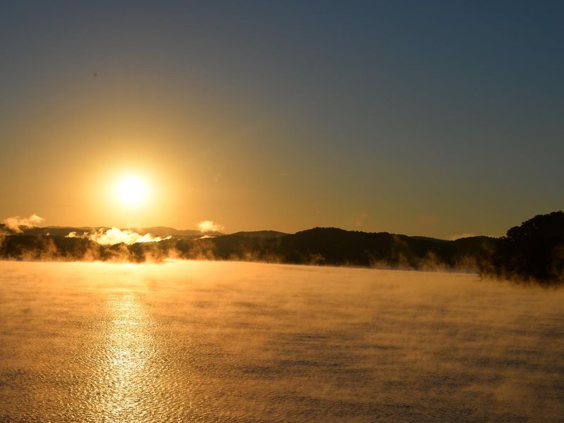 Sunrise at Carters Lake