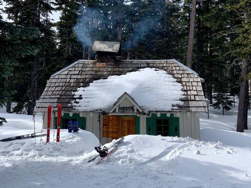 Front entrance ski in ski out