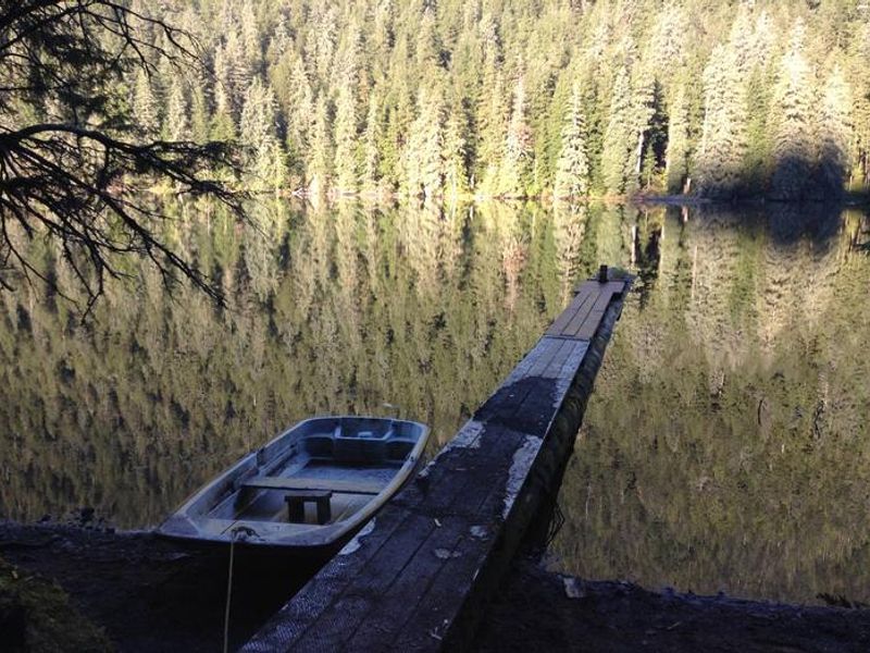 SALMON LAKE CABIN SITKA