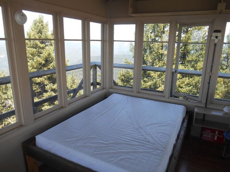 Acker Rock Lookout bed