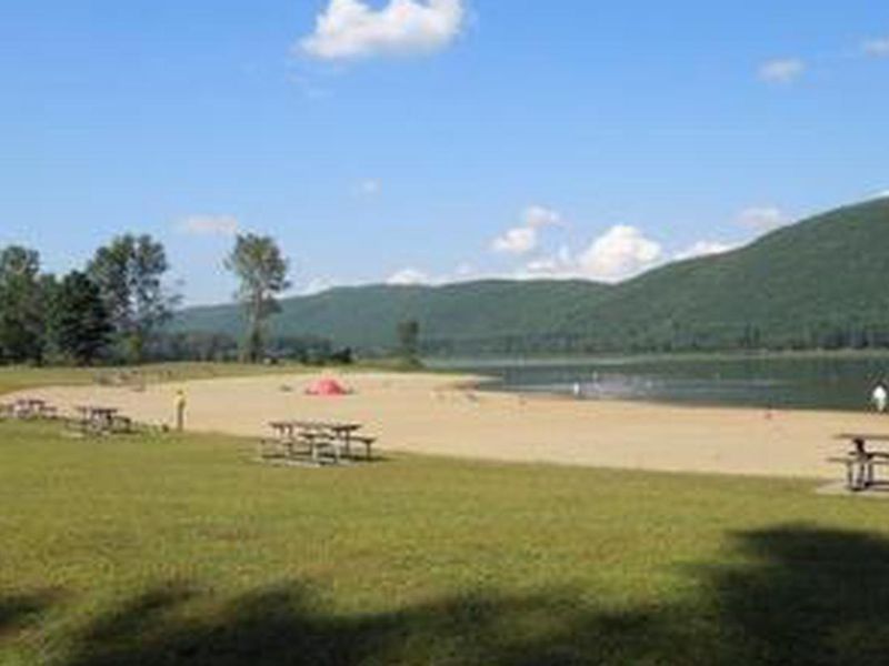 Surry Mountain Lake Beach