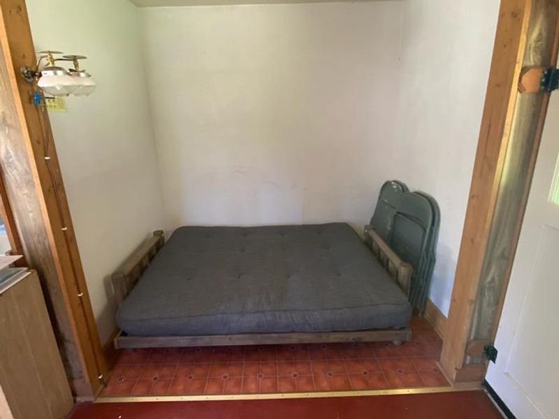 New futon as of June 2021!