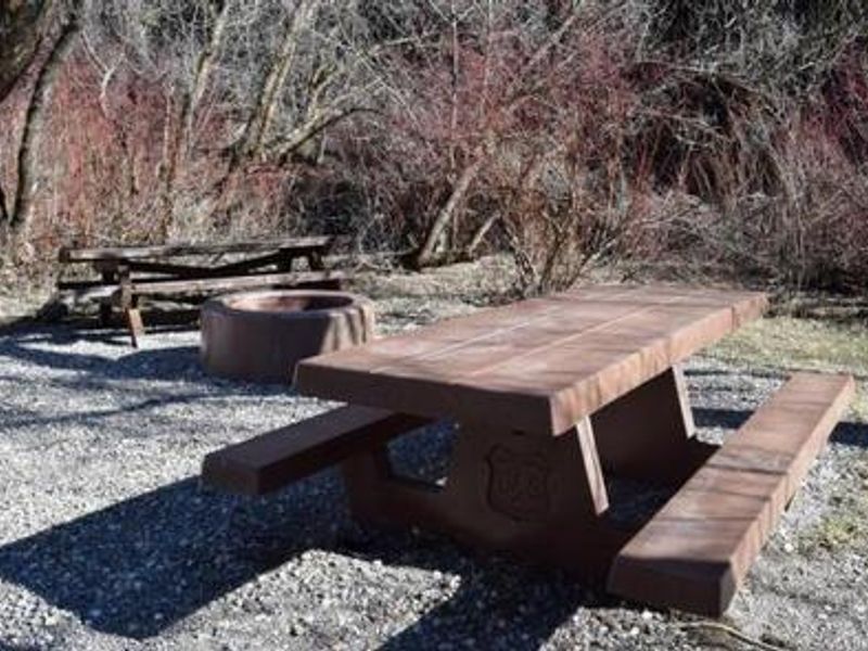 Picnic table