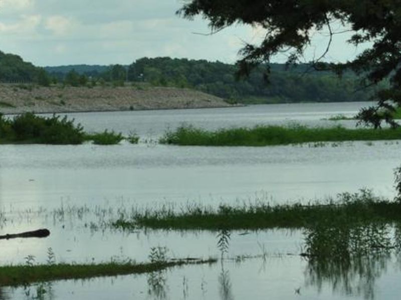 Protected cove between the main loop and north loop of Taylor Ferry South.