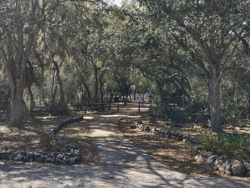 Entry to day use area