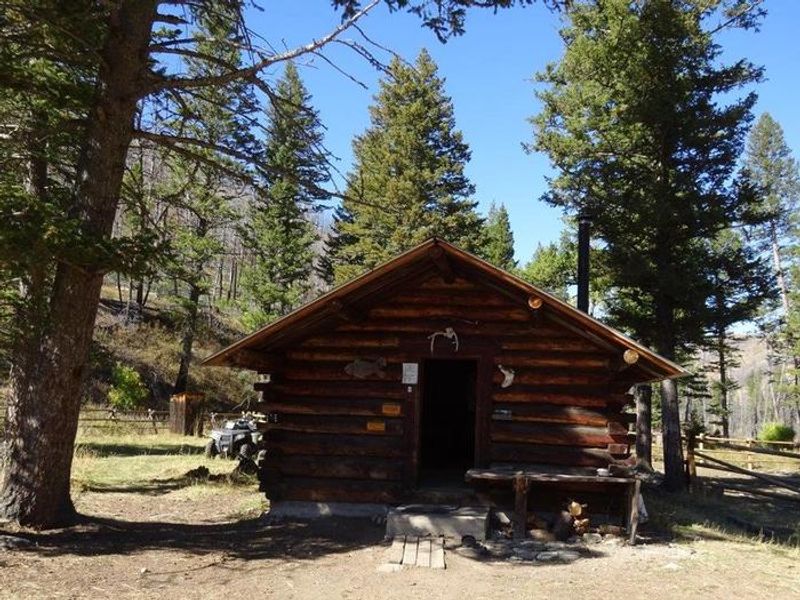 Shady Deer Creek Cabin