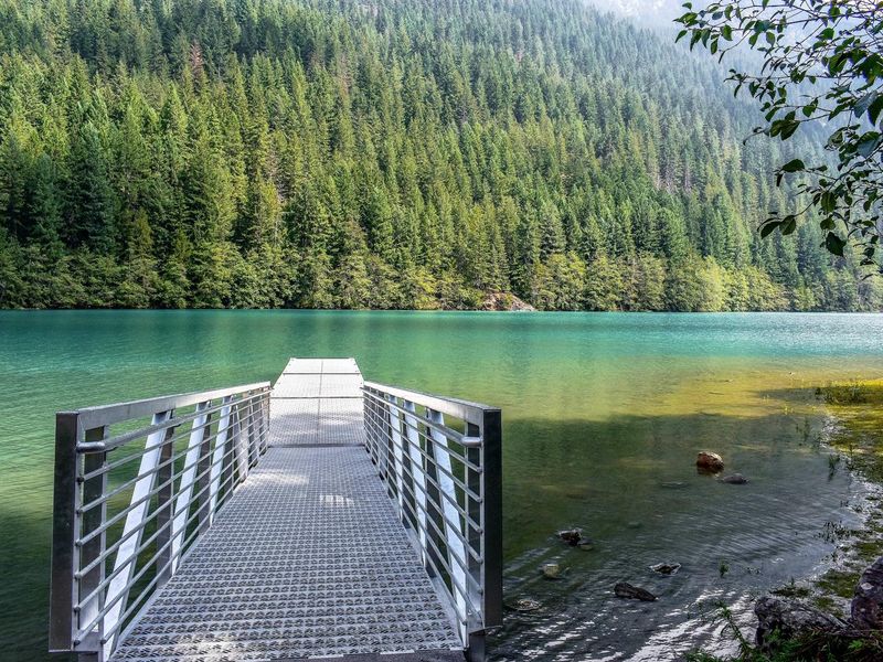 Dock at Colonial Creek Campground boat launch