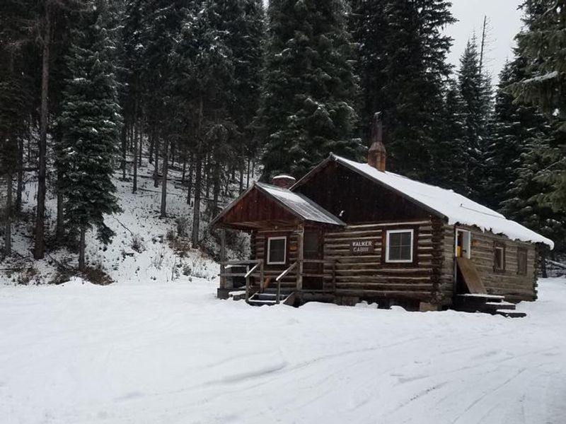 Walker Cabin, Snow