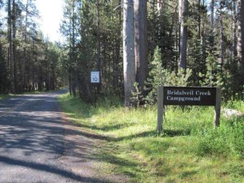 BRIDALVEIL CREEK entrance sign