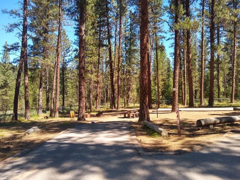 Site 7A is a double site with a paved driveway. 