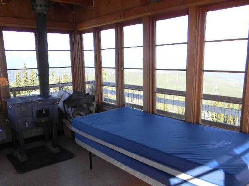 Garver Lookout - twin beds