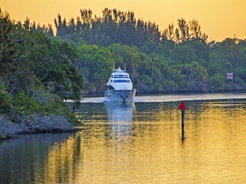 Boat approaching St Lucie Lock