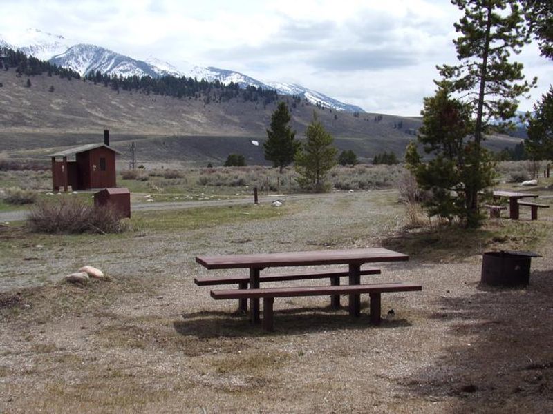 Riverview CG campsite and Madison mountain range