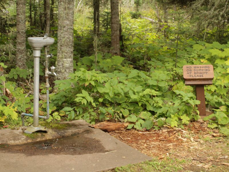 Rock Harbor and Washington Creek campgrounds are the only campgrounds where potable water is available.