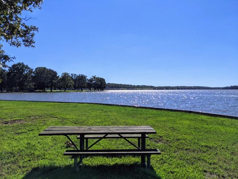 Merrisach Lake - Lakeside Picnic Area