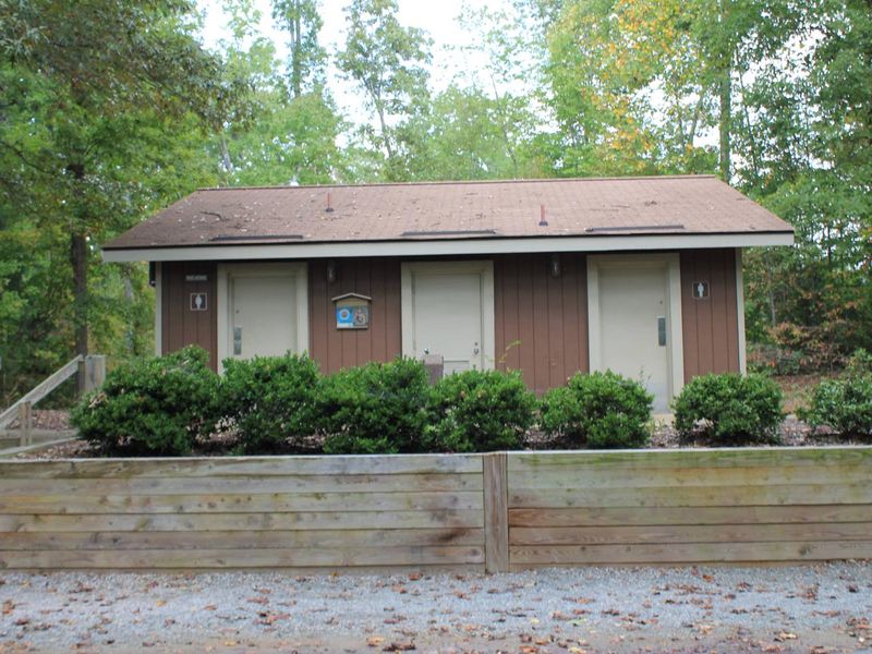 Welcome to Rudd's Creek Campground! This is the middle comfort station located in Rudd's Creek Campground. This comfort station is handicap accessible. 
