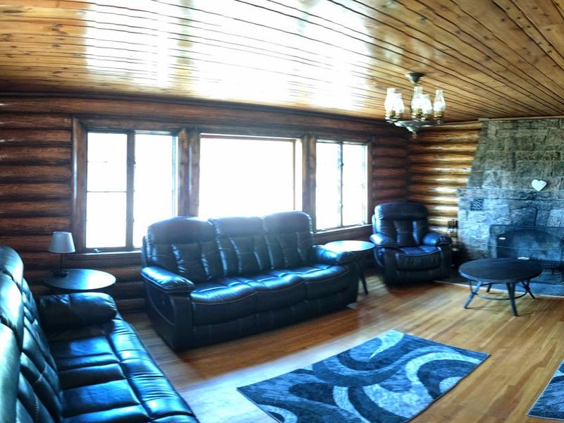 Redfeather Ranger Cabin living room. 