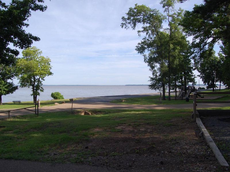 BEARD'S BLUFF PARK